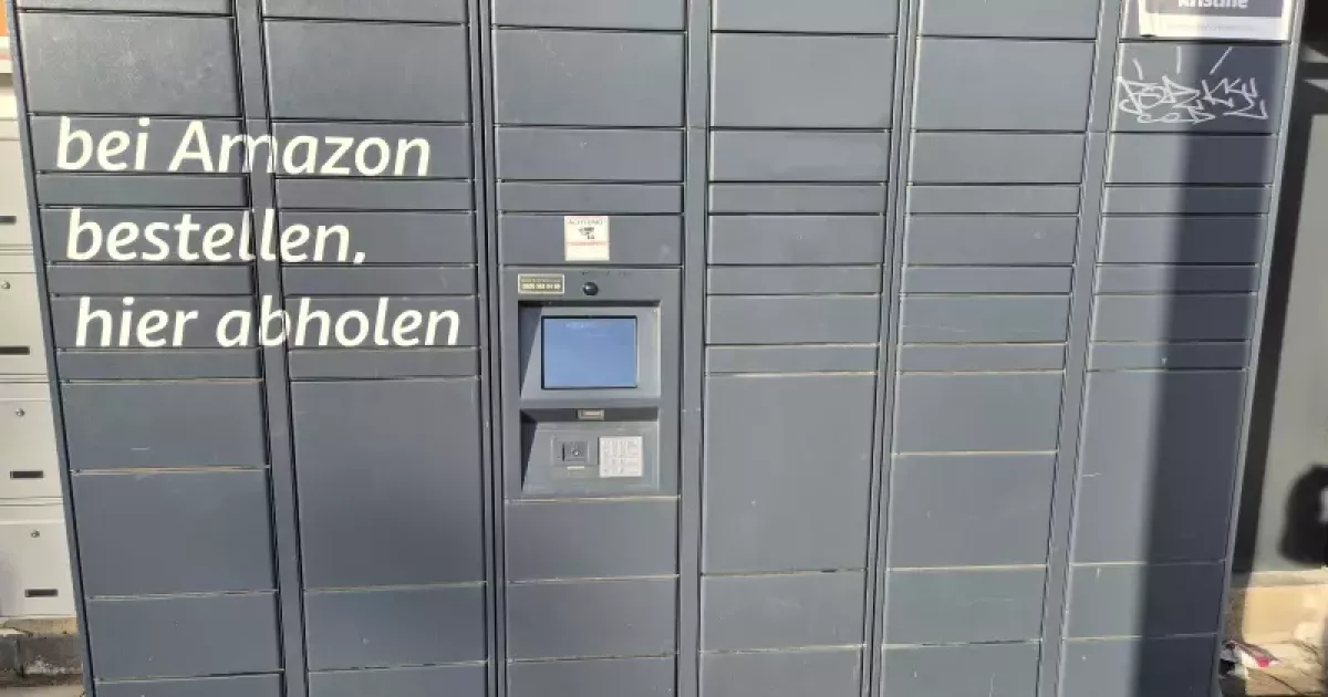 Amazon Locker kristine - Speicker Straße 82a, Mönchengladbach - Amazon Paketstation mit Bildschirm in Mönchengladbach