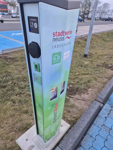 Ladestation Stadtwerke Neuss - Moselstraße, Neuss (2)