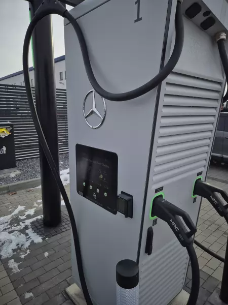 Mercedes-Benz High-Power Charging - August-Bebel-Damm, Magdeburg