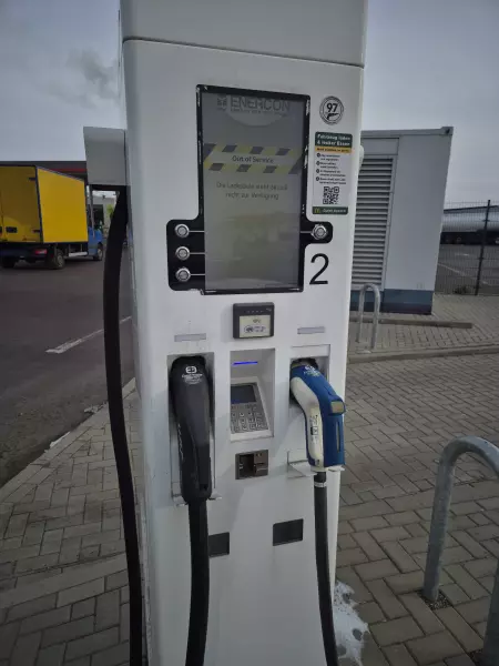 Ladestation (unknown (Herstellerlogo 'MENNEKES' sichtbar, kein Betreibername erkennbar)) - Glindenberger Weg, Magdeburg