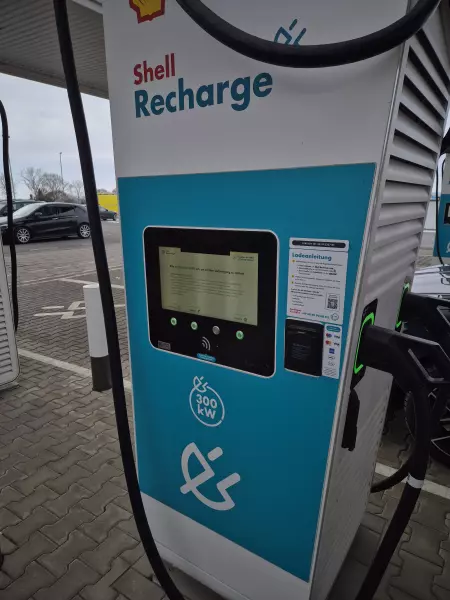Ladestation Shell Recharge - Zum Raukler, Hohenwarsleben - Ladestation in Hohenwarsleben