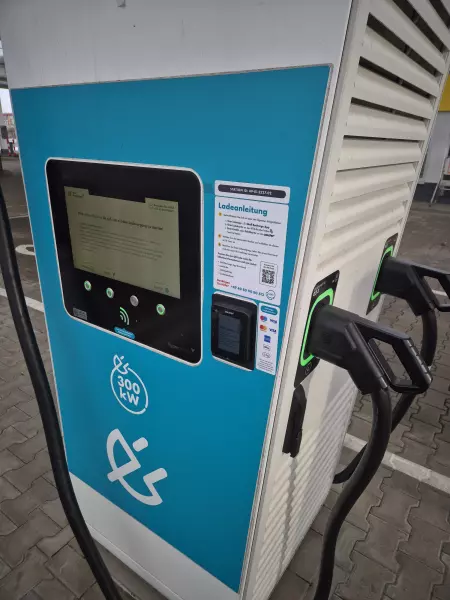 Ladestation (unbekannt) - Zum Raukler, Hohenwarsleben (2) - Ladestation in Hohenwarsleben