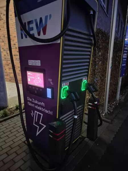 Ladestation NEW - Viersener Straße, Mönchengladbach
