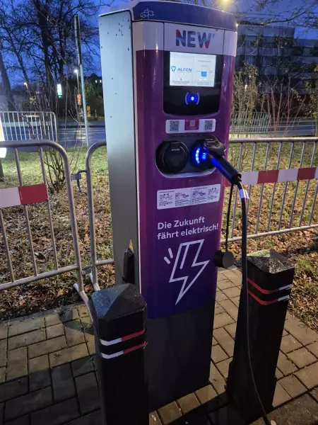 Ladestation NEW - Viersener Straße, Mönchengladbach (3)