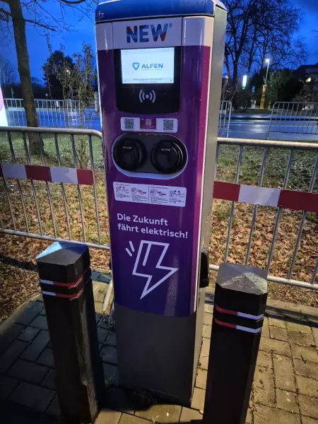 Ladestation NEW - Viersener Straße, Mönchengladbach (4)