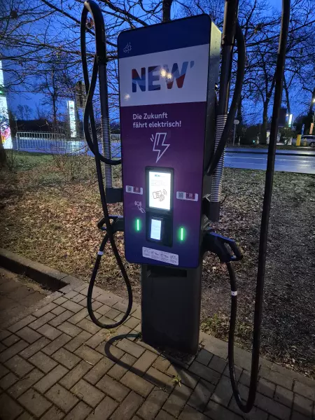 Ladestation NEW Energie - Viersener Straße, Mönchengladbach