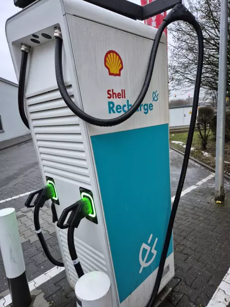 Ladestation Shell Recharge - Adolf-Kempken-Weg, Mönchengladbach