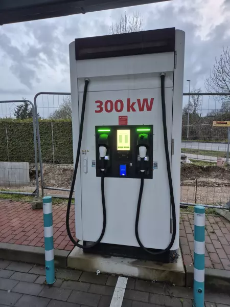 300 kW Ladestation - Steinsstraße 30c, Mönchengladbach